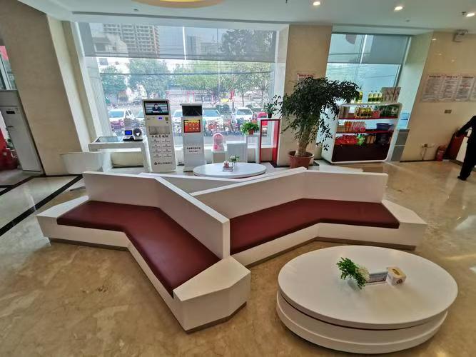 銀(yín)行(xíng)家(jiā)具